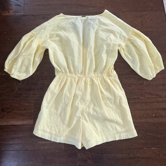 Billabong Sun Valley Romper - Sunbeam Yellow size Large-Like New - Picture 6 of 9